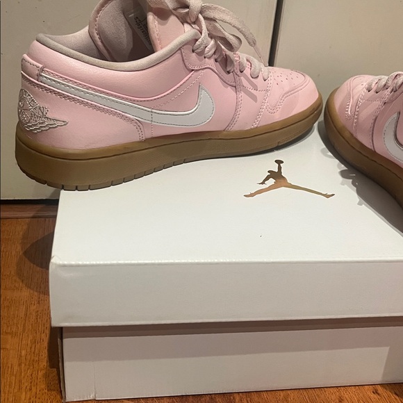Jordan Pink and White Women's Sneakers - Picture 4 of 5